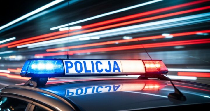 burmistrz-j--zefowa-docenia-policjant--w-i-zwi--ks-auto-357